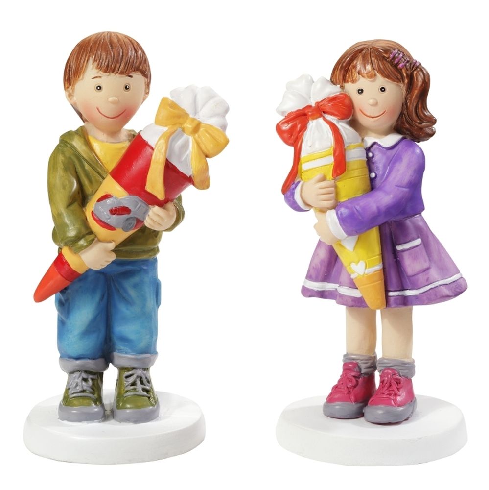 Mädchen und Junge mit Schultüte