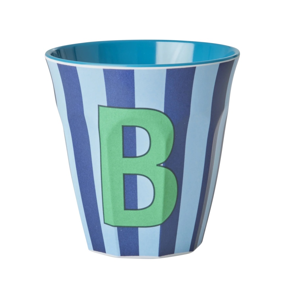 Becher mit Buchstabe, mehrfarbig